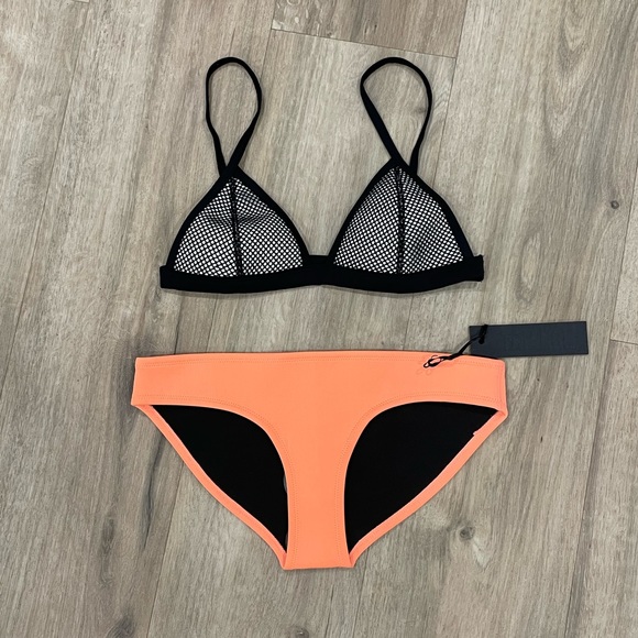 NWT Triangl Tilly Bikini Set, size XS - Picture 2 of 11